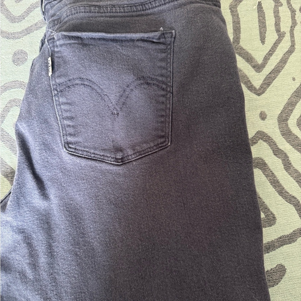 Levi's Women's Jeans in Distressed Blue